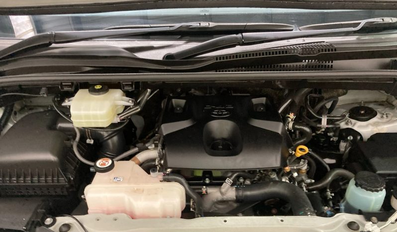 
								2020 Toyota Hiace full									