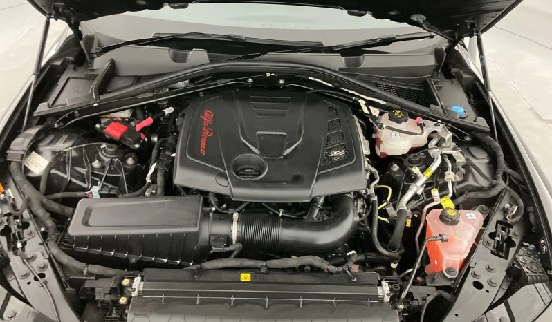 
								2021 Alfa Romeo Giulia full									