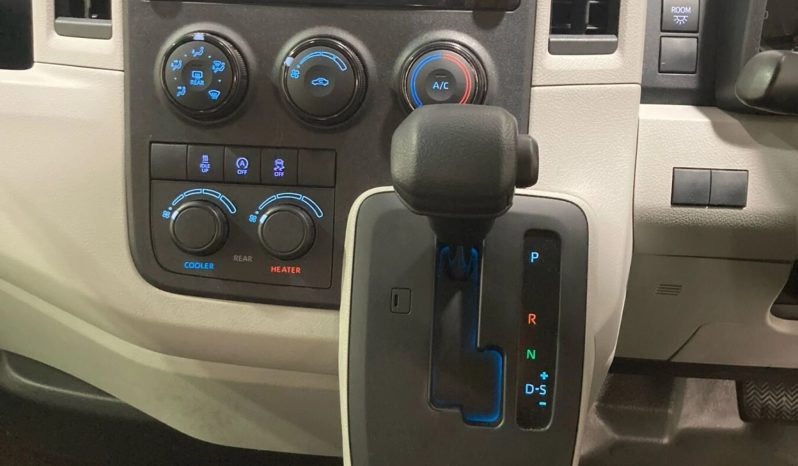 
								2020 Toyota Hiace full									
