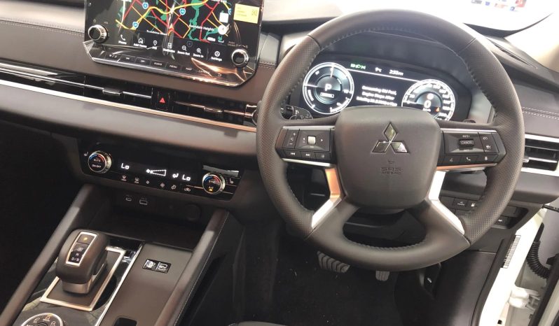 
								2024 Mitsubishi Outlander full									