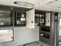 
										2019 Jayco Journey full									