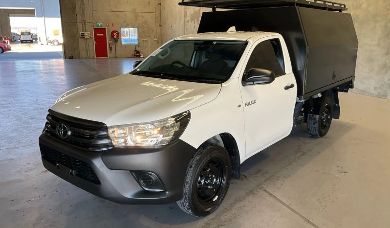 
								2024 Toyota Hilux full									