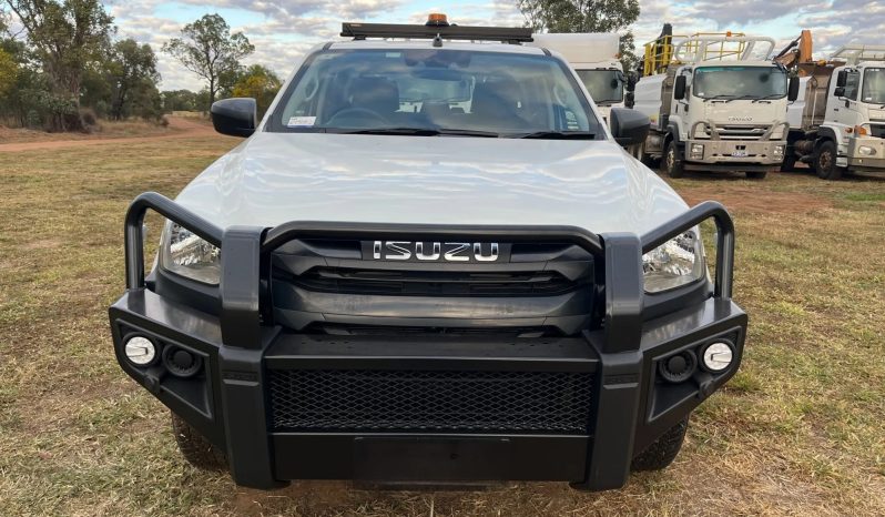 
								2023 Isuzu D-MAX full									