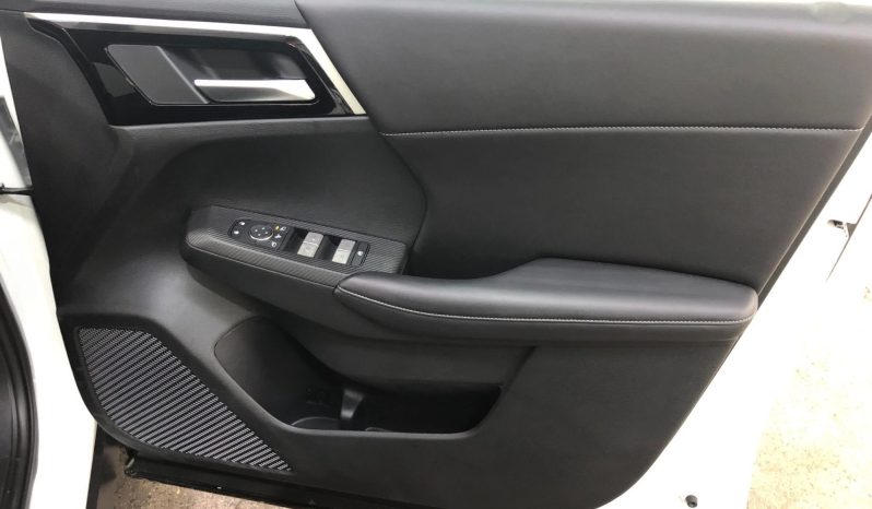 
								2024 Mitsubishi Outlander full									