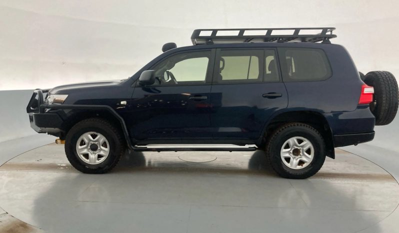 
								2019 Toyota Landcruiser full									