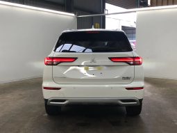 
										2024 Mitsubishi Outlander full									